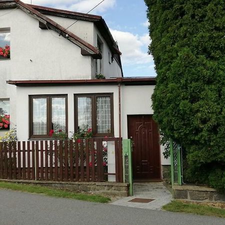 Dvougeneracni Dum Se Zahradou Lägenhet Vimperk Exteriör bild